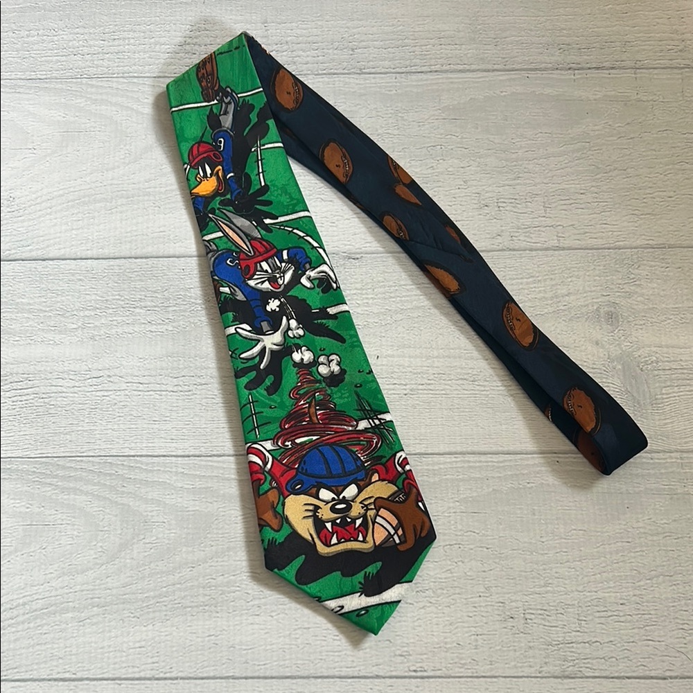Vintage Looney Tunes Football Tie Tasmanian Devil Bugs Bunny Daffy Duck